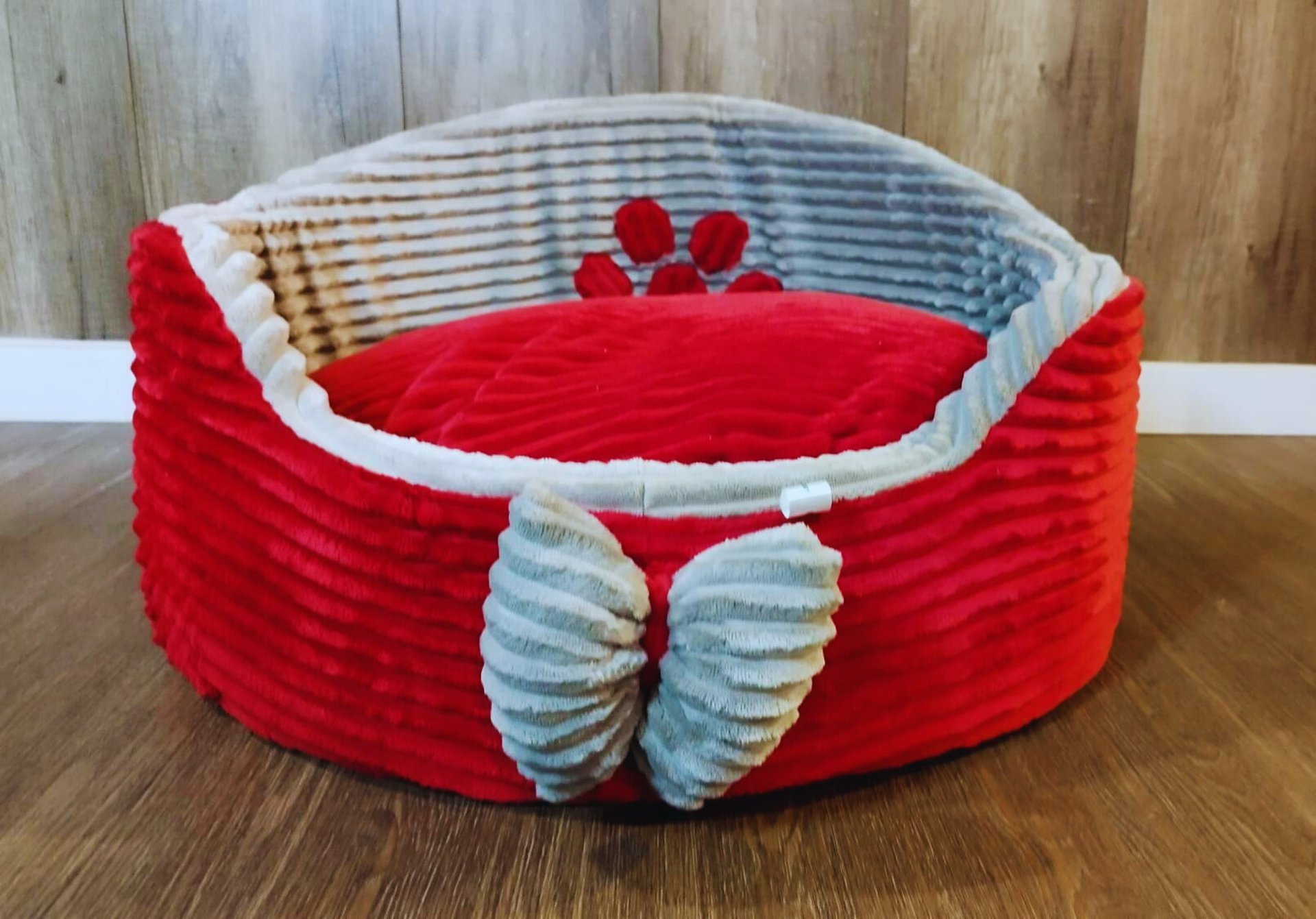 black and white bed linen